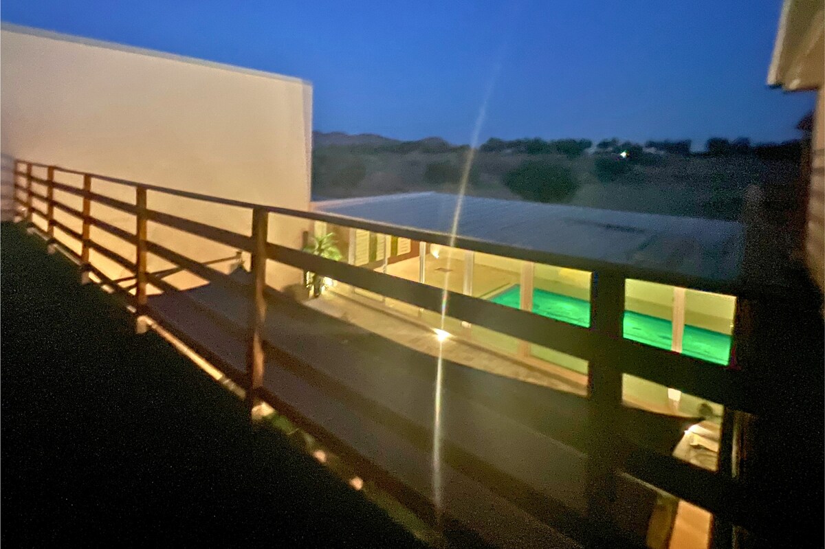 Eco Villa Almazara: Piscina climatizada y vistas