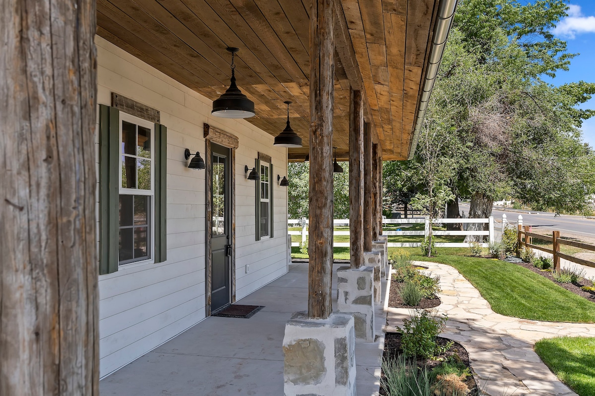 Historic Midway Farmhouse