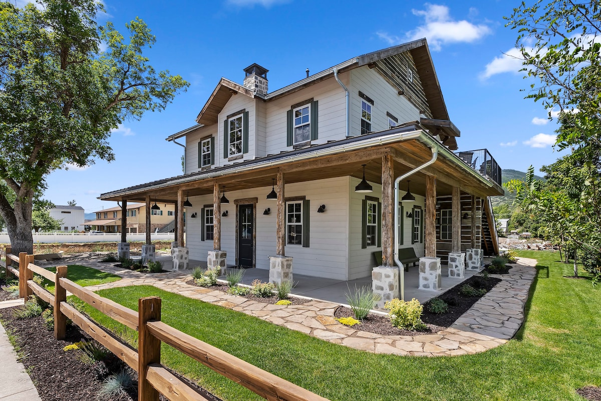 Historic Midway Farmhouse