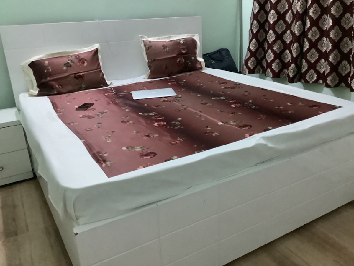 Room in Deoghar Ramashram- Independent house