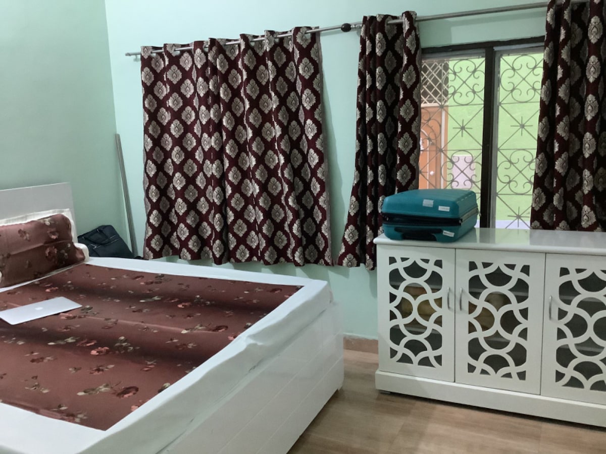 Room in Deoghar Ramashram- Independent house