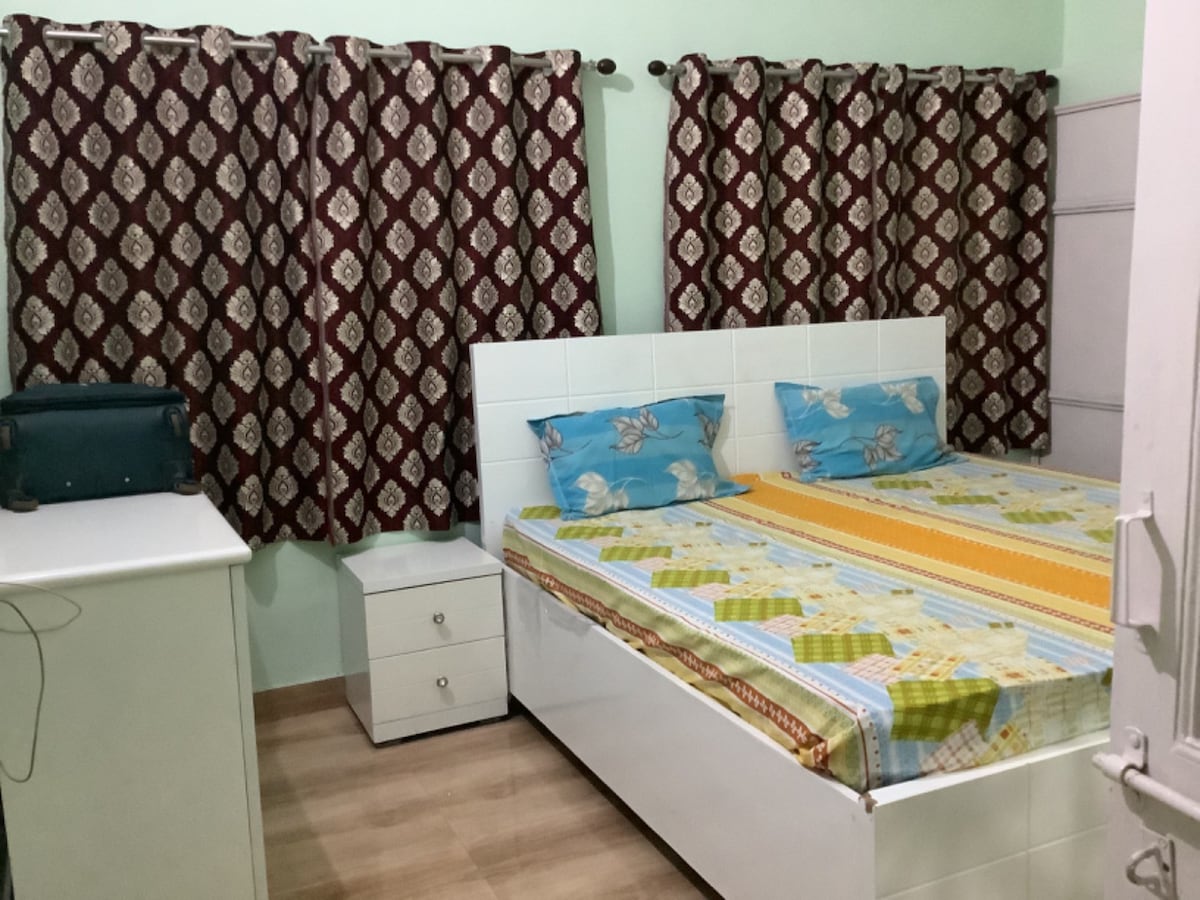 Room in Deoghar Ramashram- Independent house