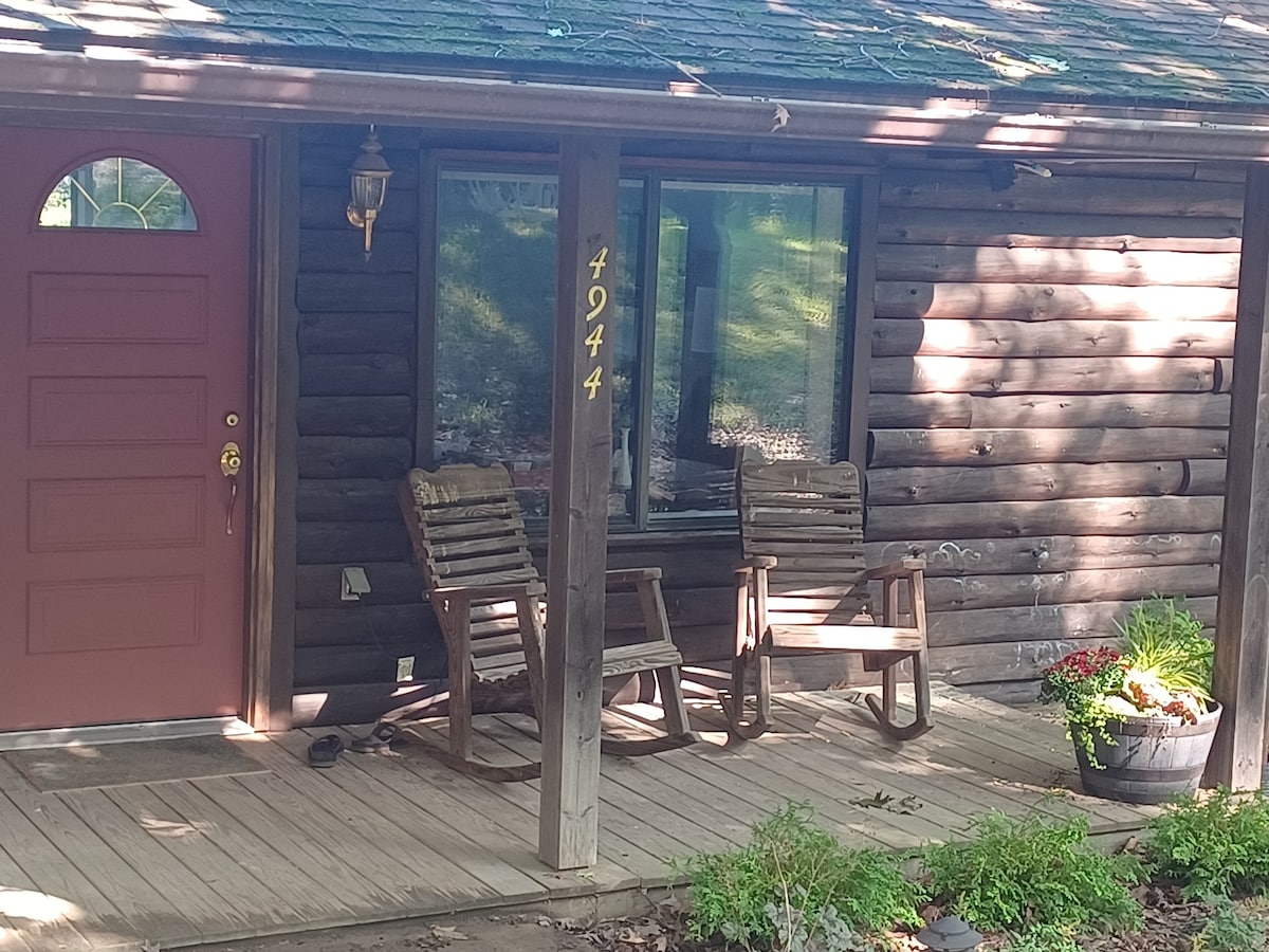 Log Cabin on the Lake