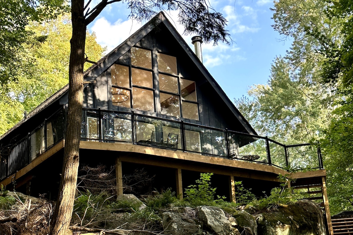 Rosseau Cottage On the Lake