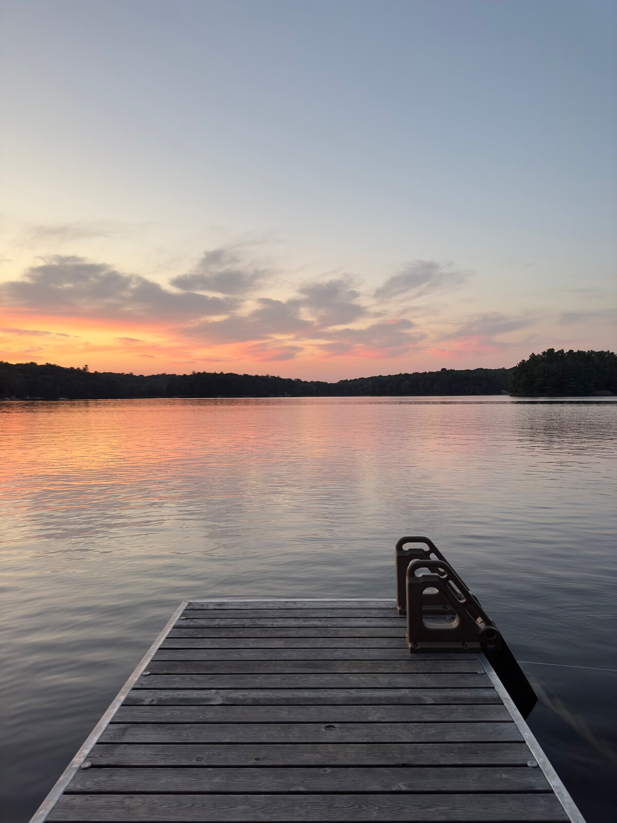 Rosseau Cottage On the Lake