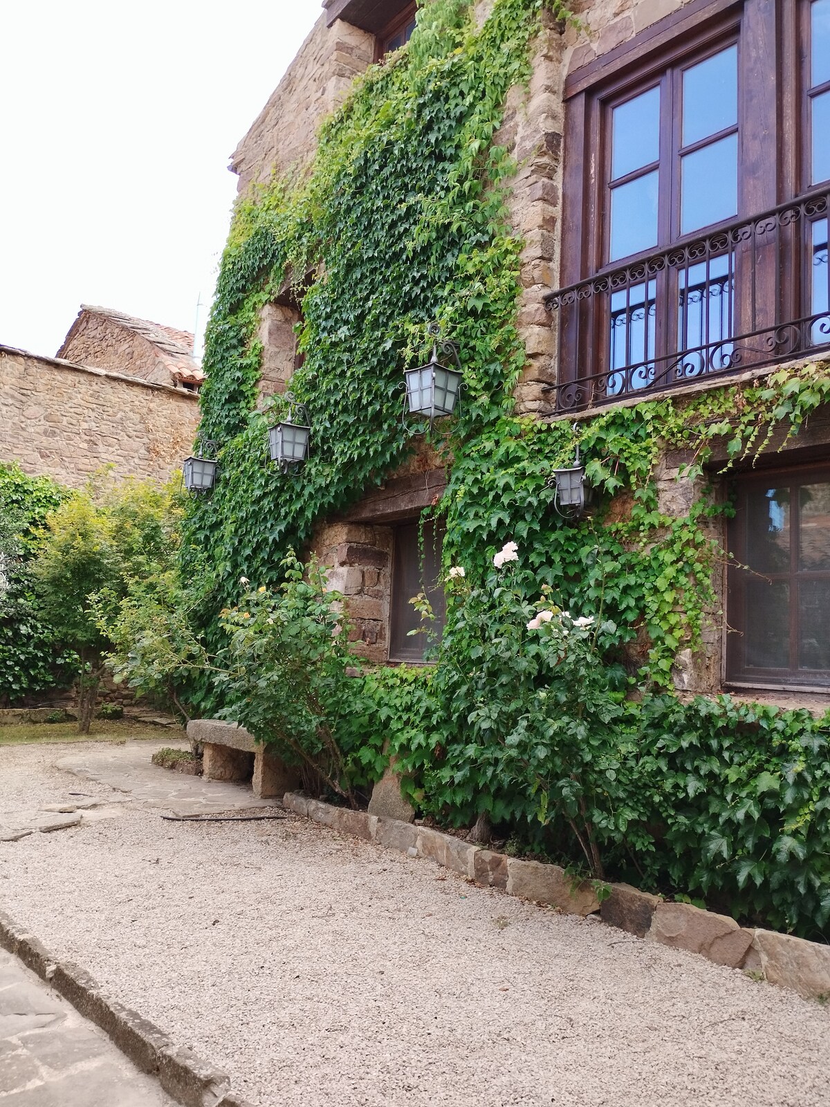 Casa Amrita, Castilfrío de la Sierra