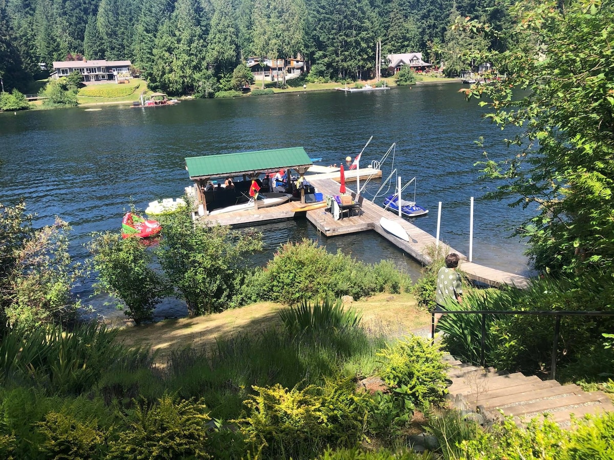 Lakefront Family retreat on Shawnigan Lake