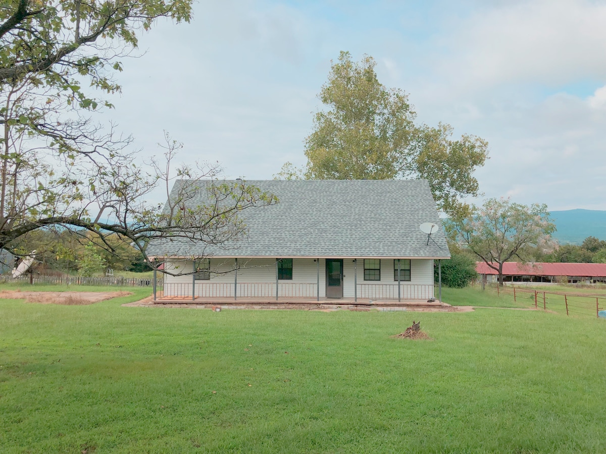 Farmhouse Near Altus Exit  in Wine Country