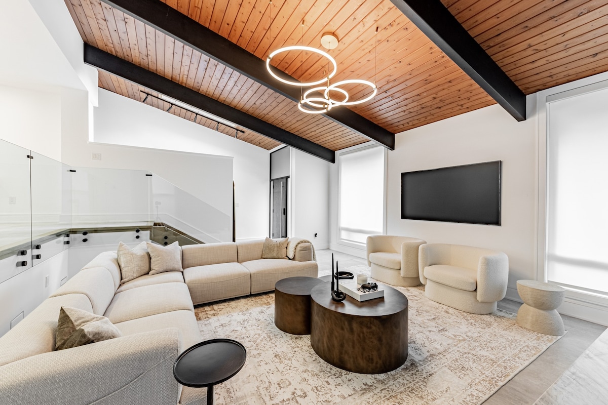 Design & Comfort-Stunning Modern 3 BD/4 Bath home