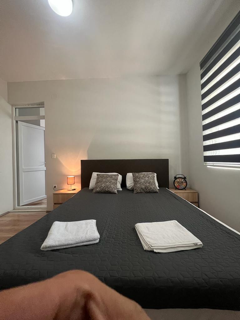 Sleepyn: One-Bedroom Apartment