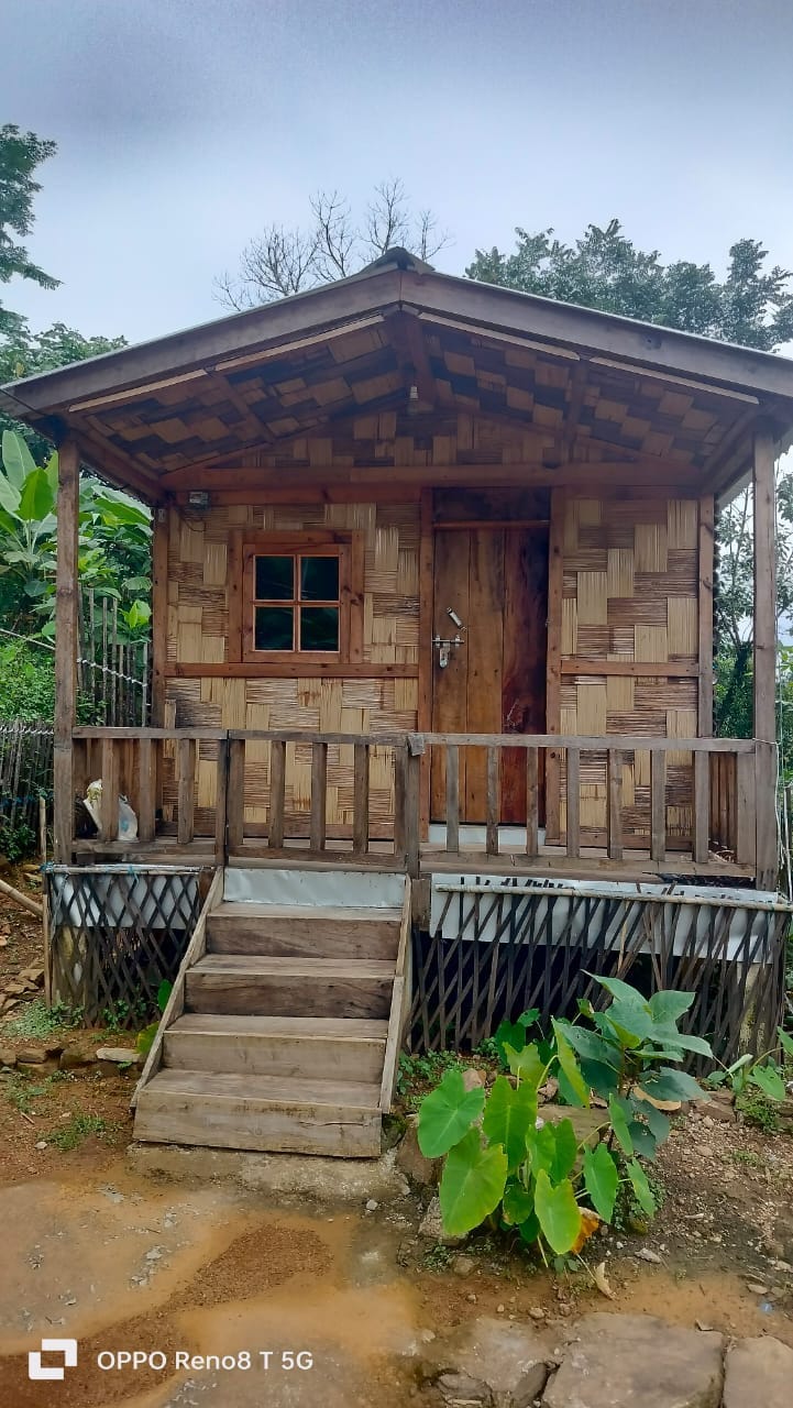 Riz's hut Homestay, Wahkhen