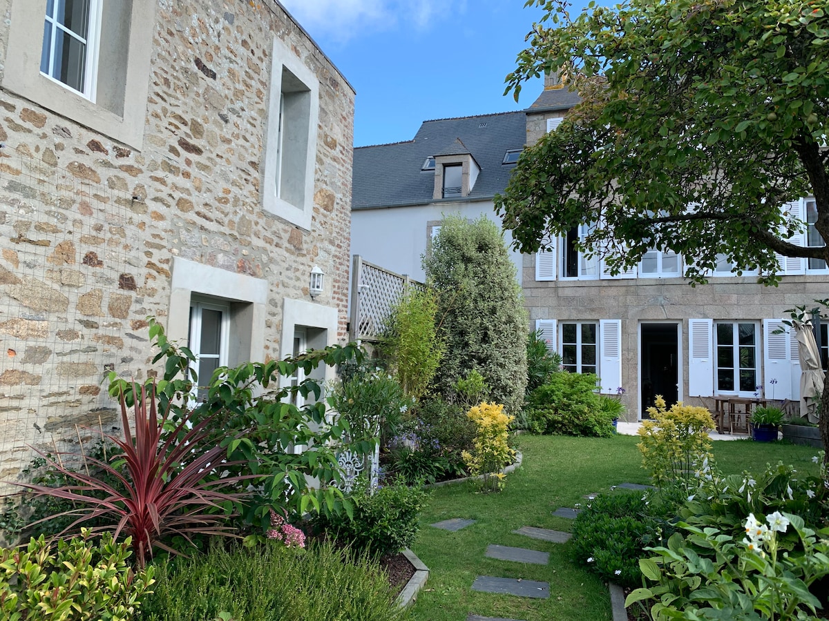 tiny house centre St Vaast