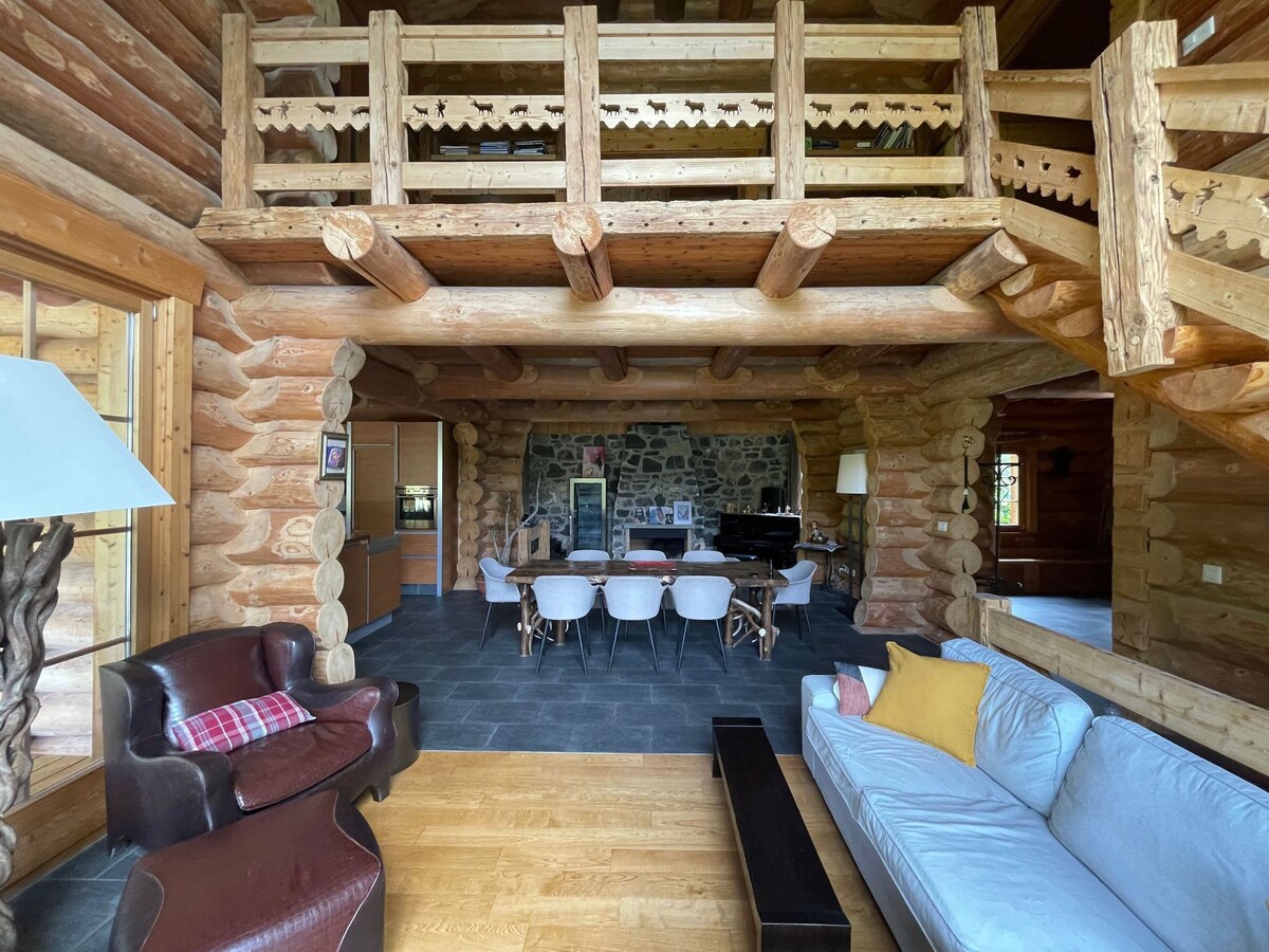 Magnificent & Authentic chalet