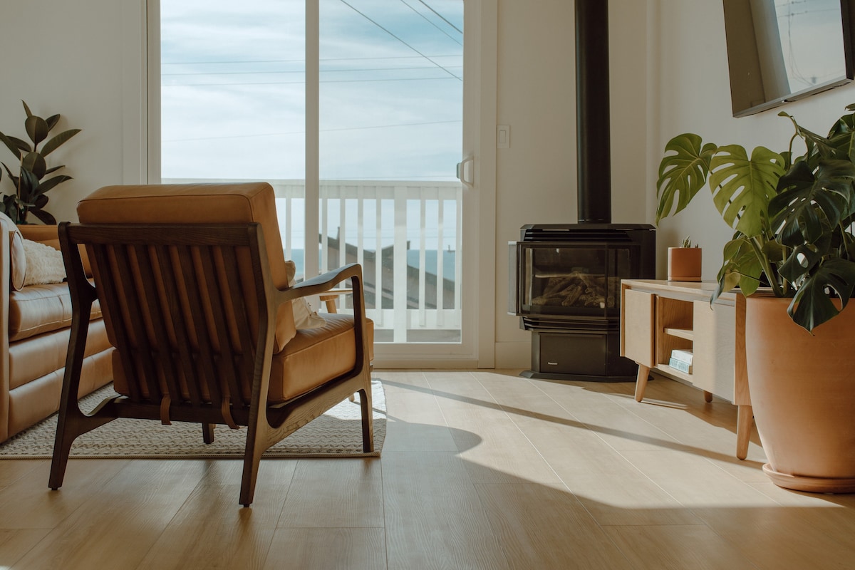 Modern Cayucos Bungalow - Ocean Views and Hot Tub