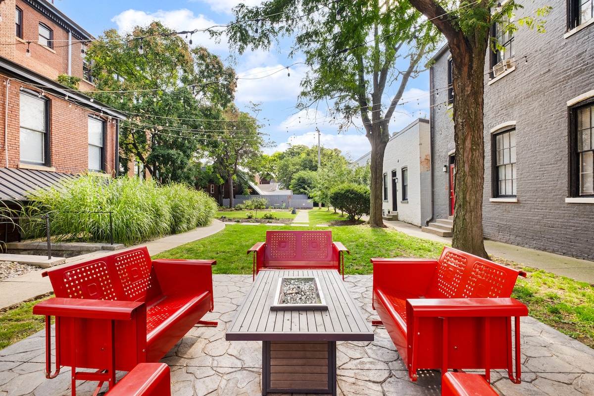 Outdoor seating + King bed + Coffee bar + Roku TVs