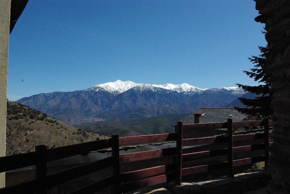 Gite Madres Coronat Balcon Canigou Jujols 66360