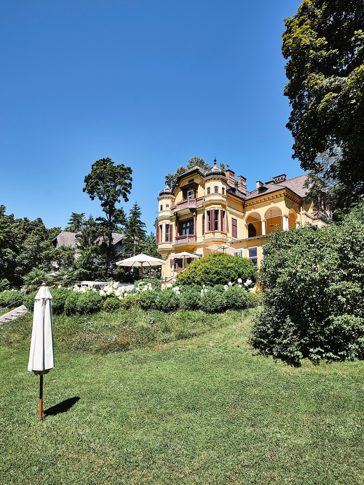 Historic Villa at Woerthersee for up to 20 guests