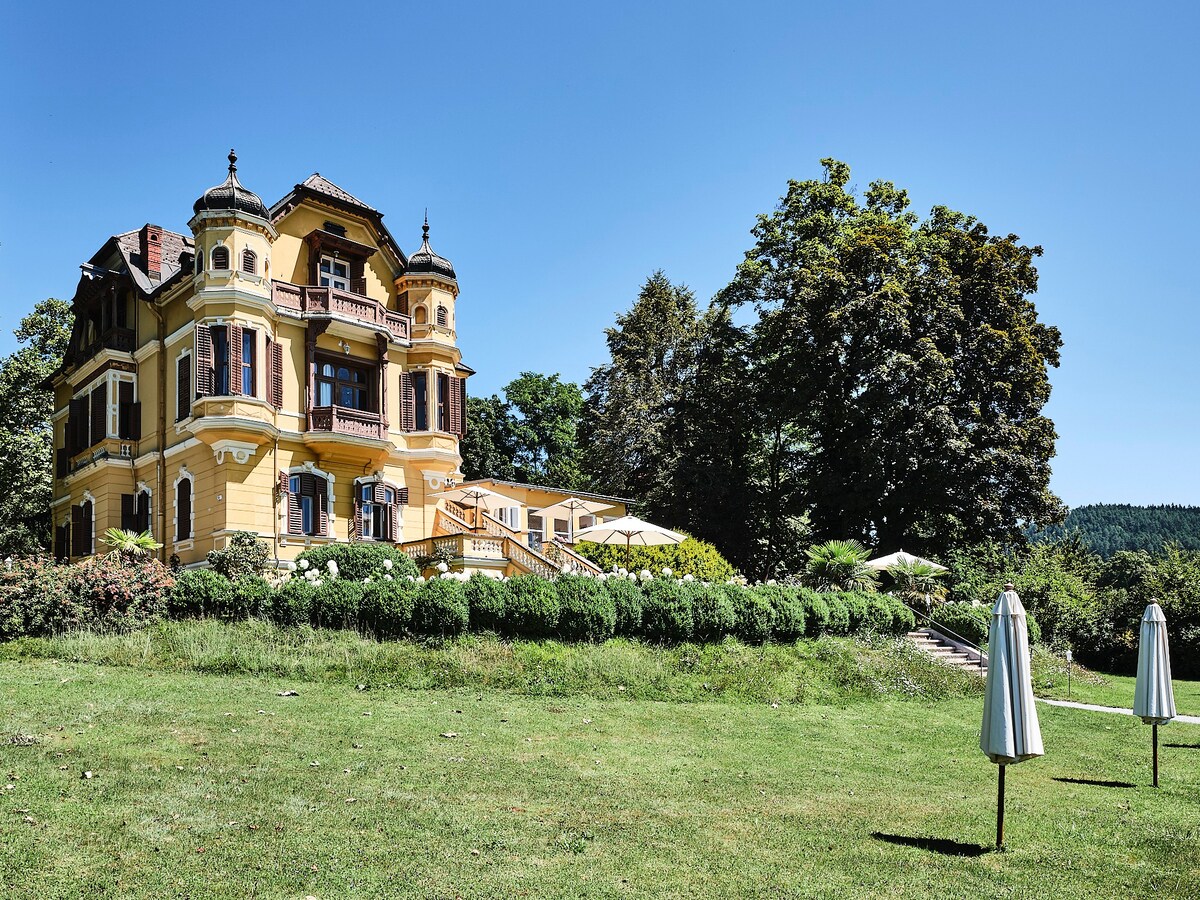 Historic Villa at Woerthersee for up to 20 guests