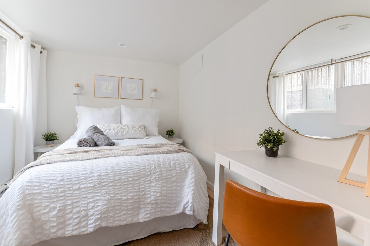 6-Bedrooms Modern & Stylish #10384
