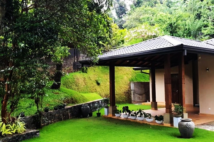 stunning villa "Stonehill Kandy"