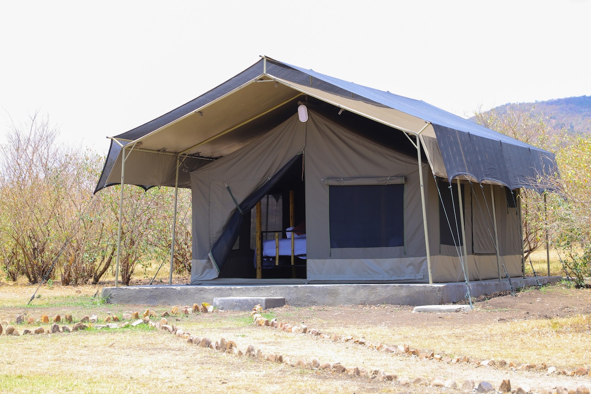 Luxury Tented Camp overlooking the Maasai Mara