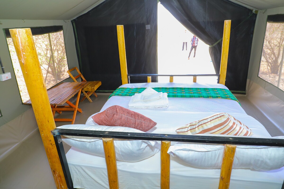 Luxury Tented Camp overlooking the Maasai Mara