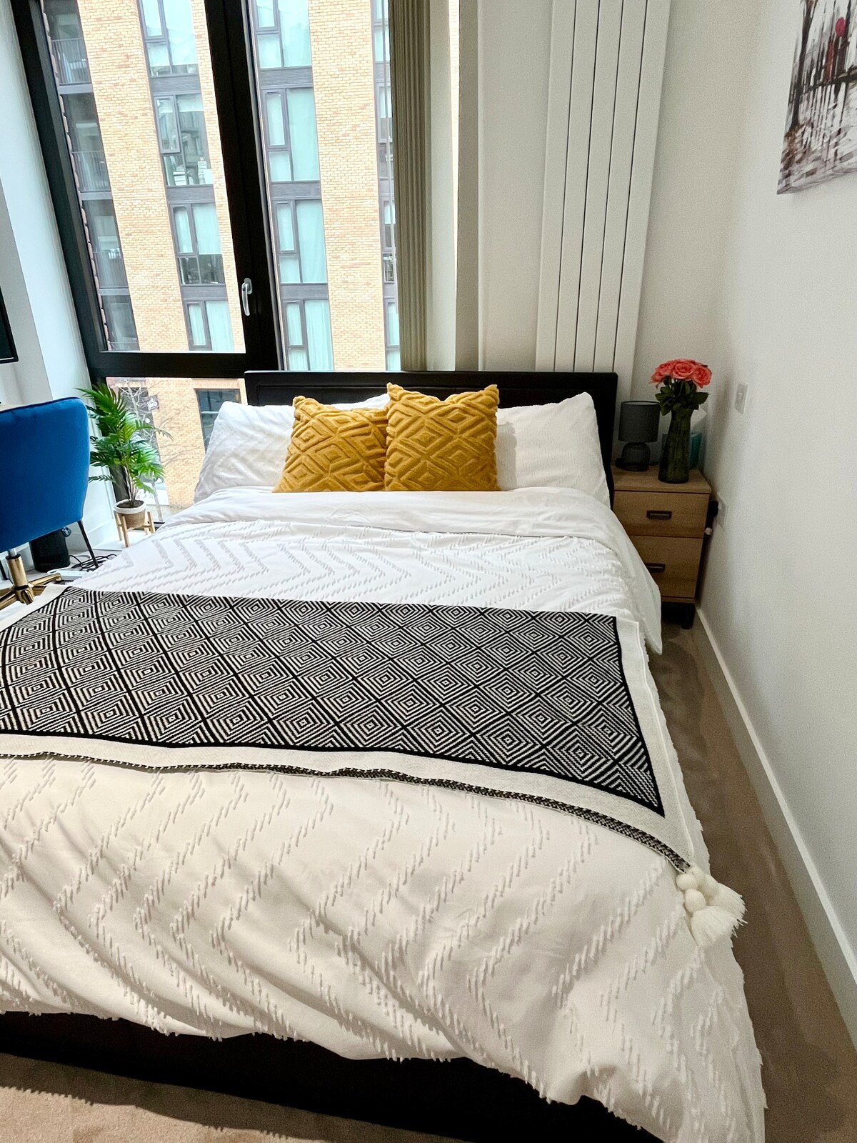 Bedroom & Private Bathroom near ExCel and LCY