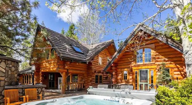 Log Home Estate on an acre of Deschutes Riverfront