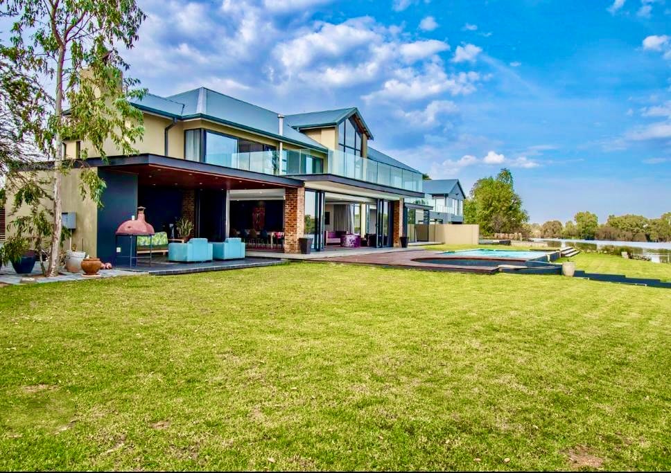 Luxury Golf Estate & River Villa