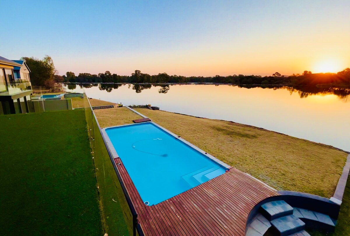Luxury Golf Estate & River Villa