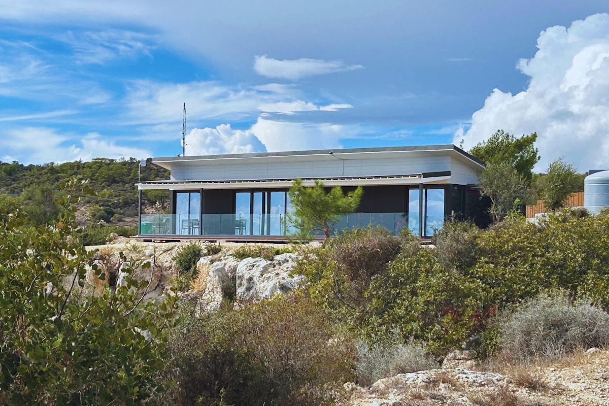 Tiny Home Sweeping SEA Views