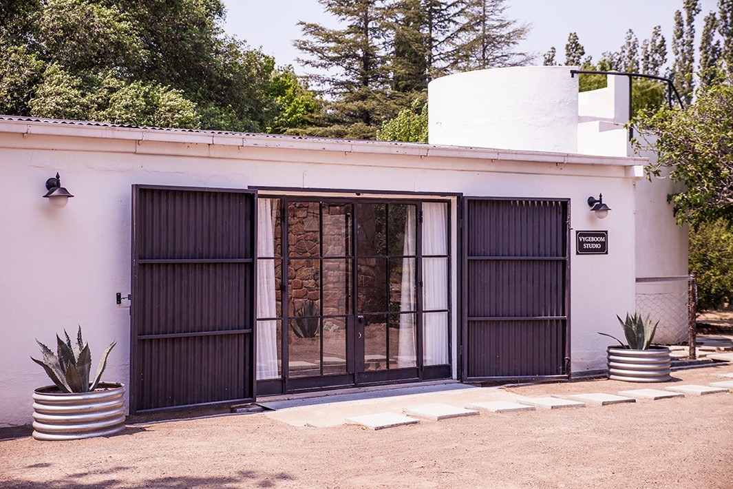 Modern Karoo studio, private, large garden