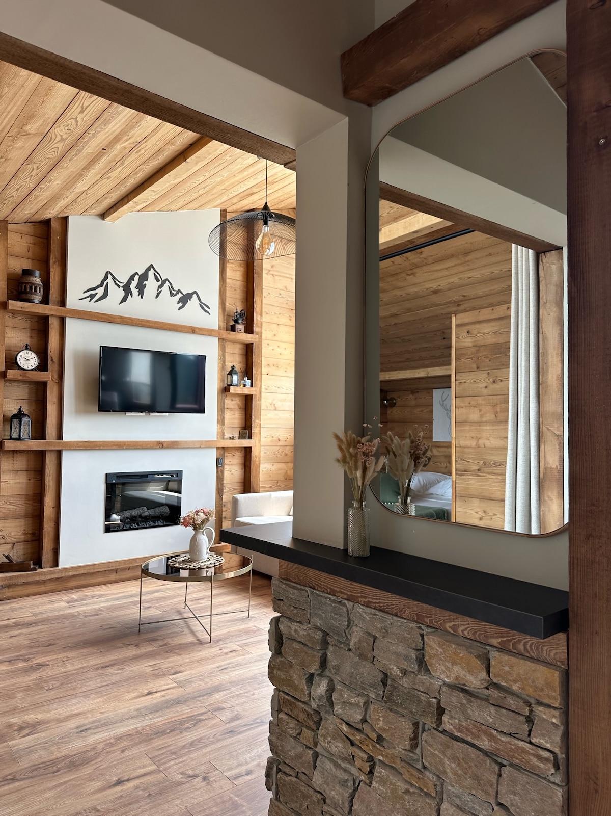 Apartment with whirlpool bath