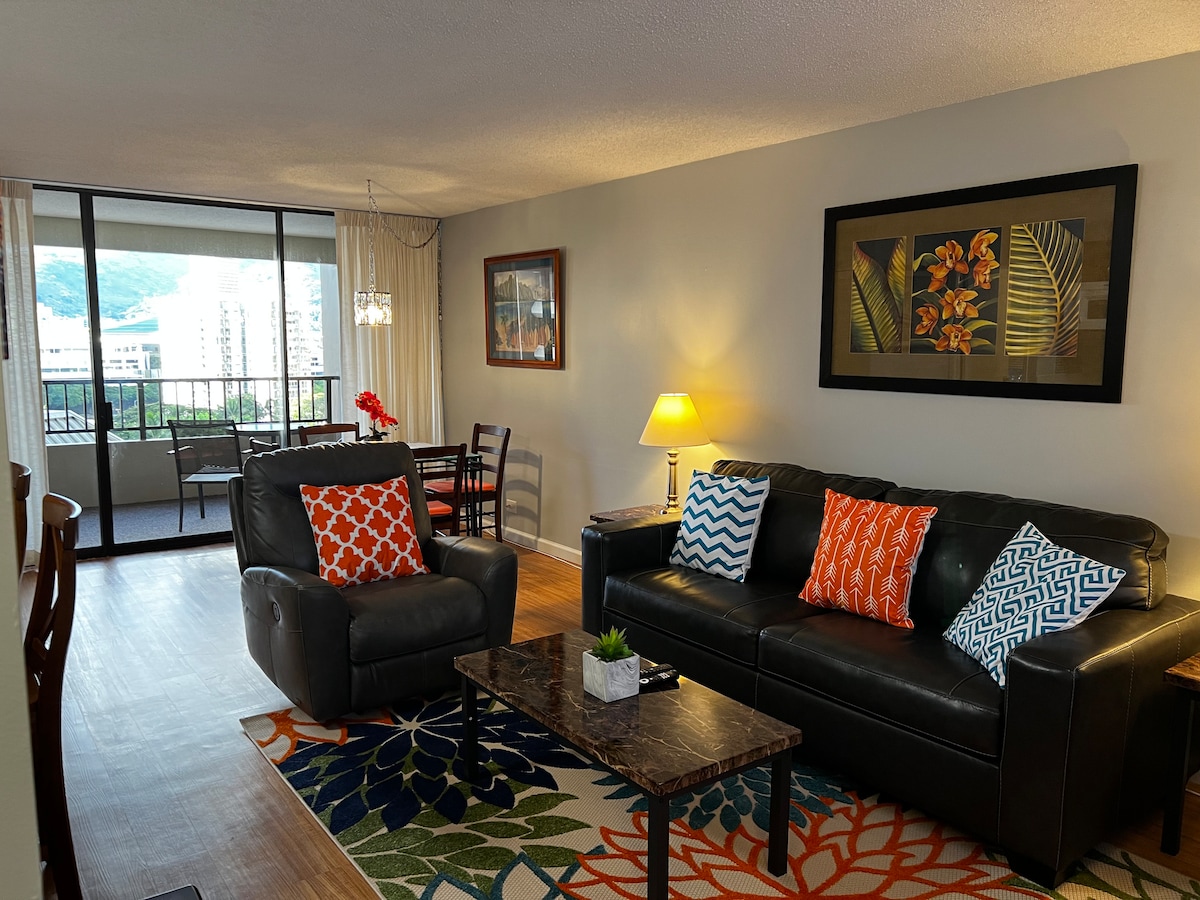 Spacious Waikiki Condo Directly Across the Beach