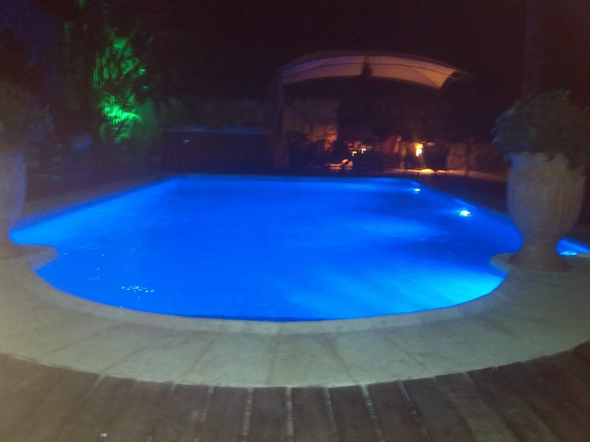 Suite en chalet con piscina