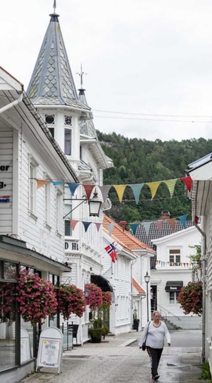 位于Flekkefjord市中心。