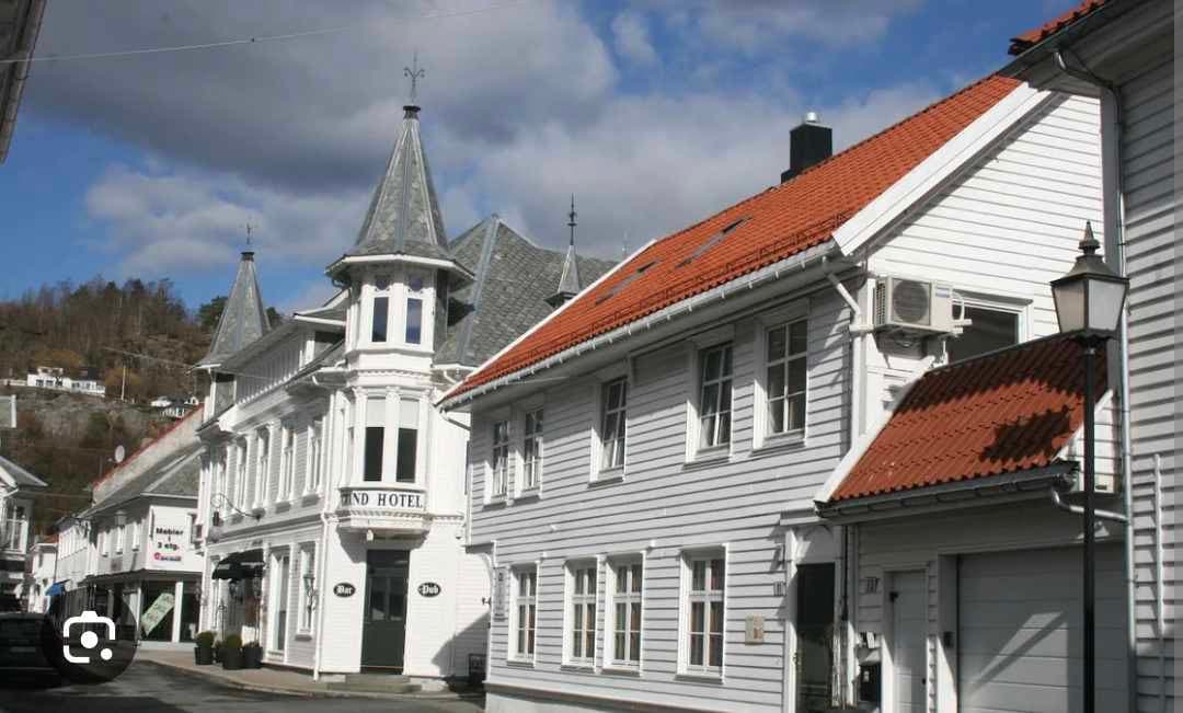 位于Flekkefjord市中心。