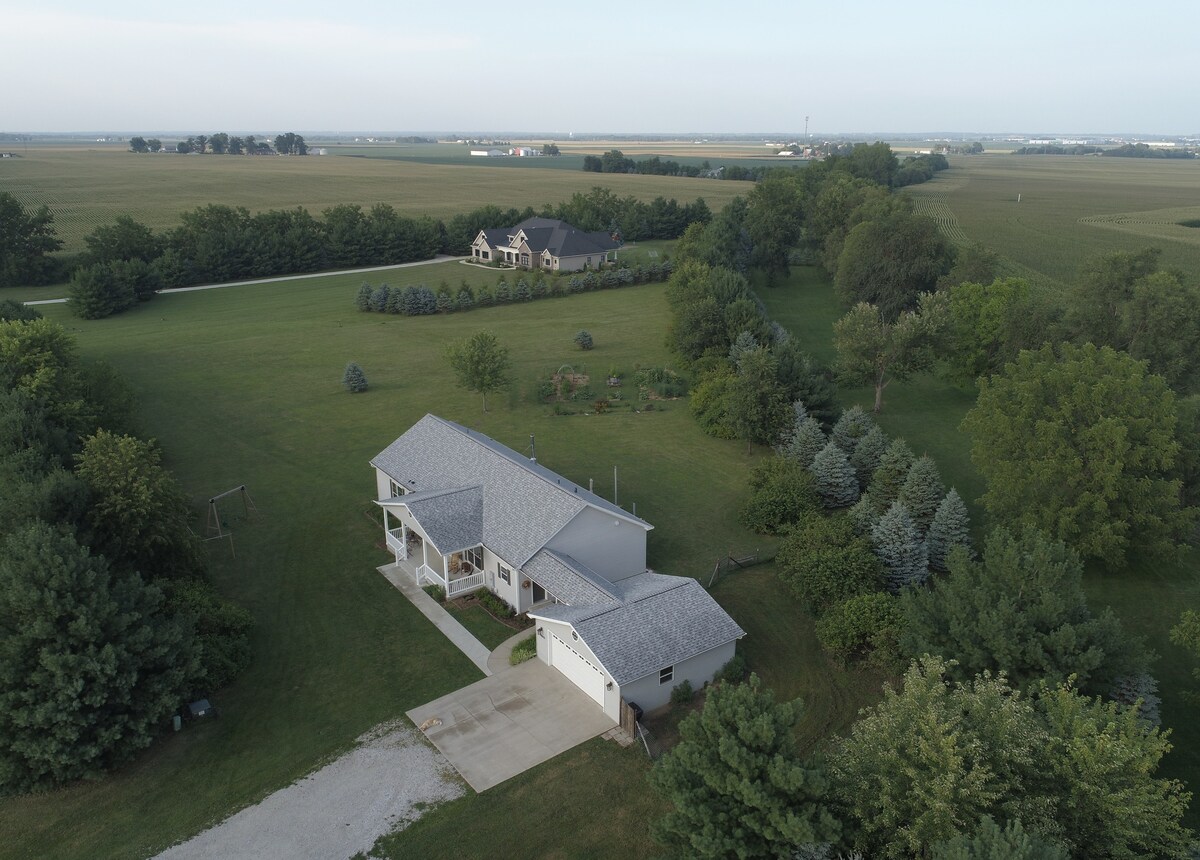 The Groveland Guesthouse on 3 acres