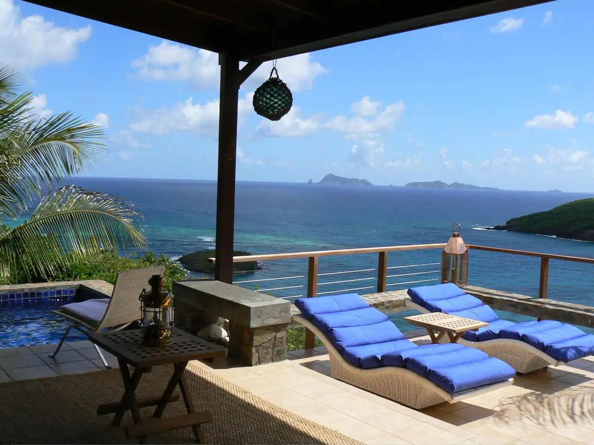 Bequia, Balliceaux House