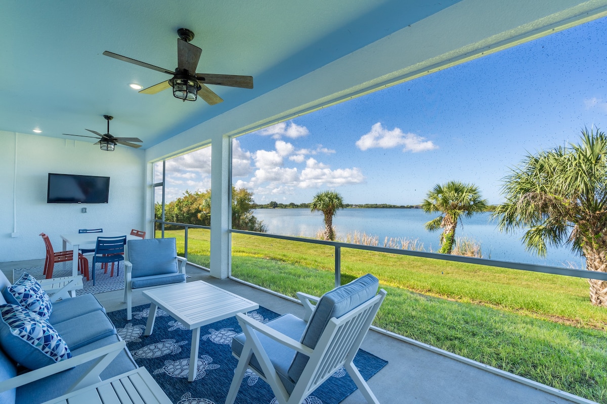 Dreamy Lake Front Home 1 min to Tampa Bay