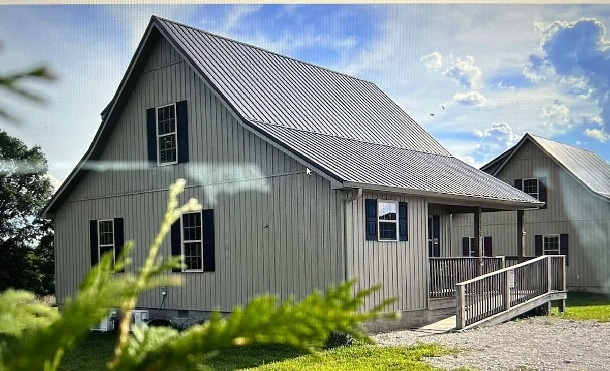 Modern Cabin Near Cave Run Lake