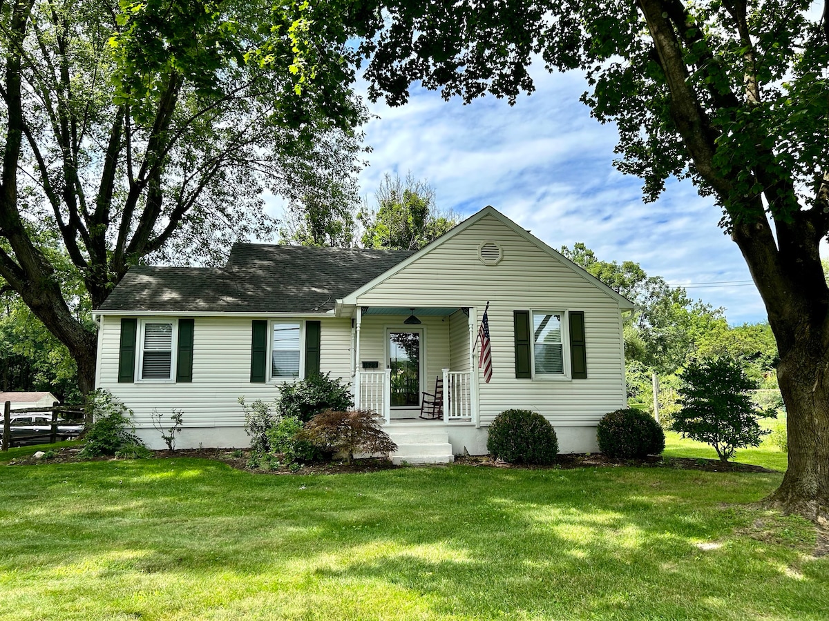 Homestead’s Cottage with Breakfast