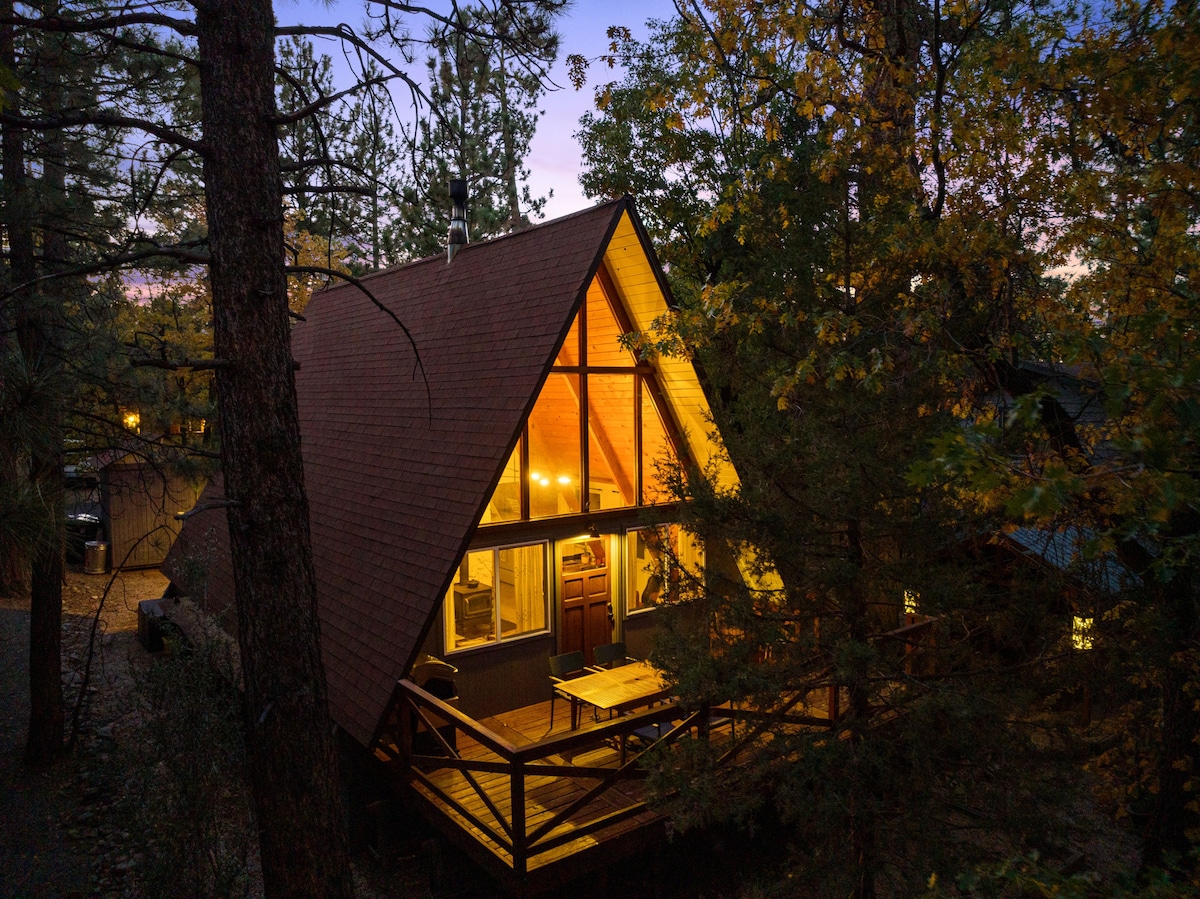 Romantic A-Frame in Nature+Late Checkout+WoodStove