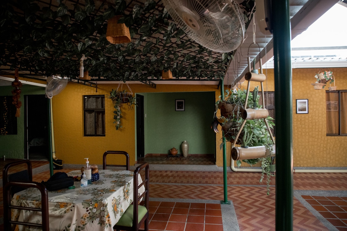 Hostal Atitlán | Santa Marta