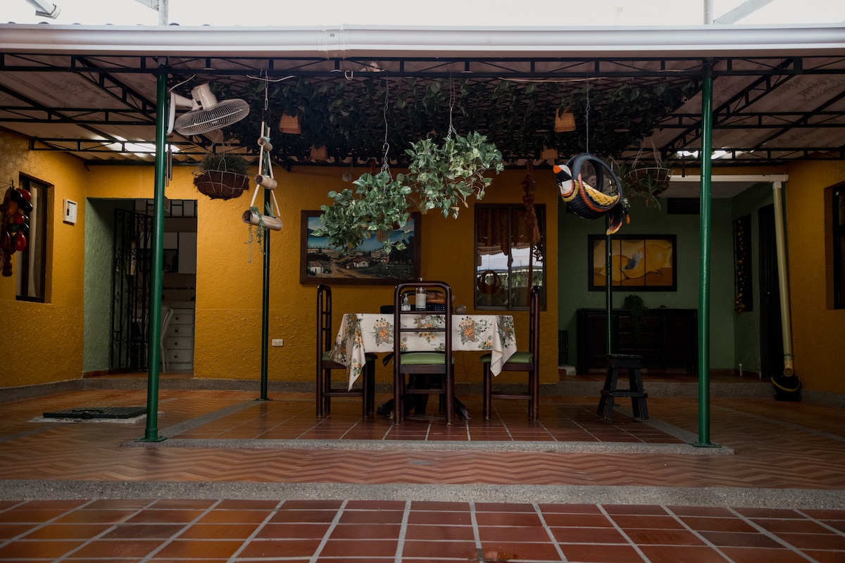 Hostal Atitlán | Santa Marta