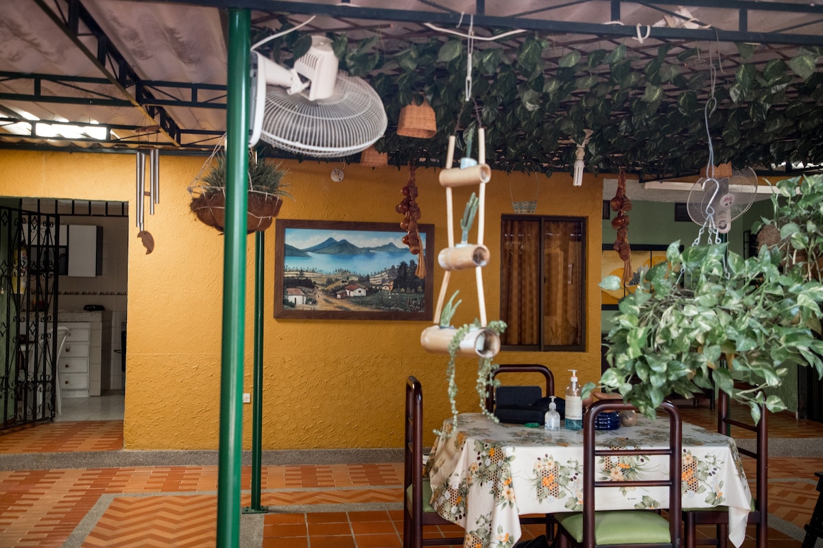 Hostal Atitlán | Santa Marta