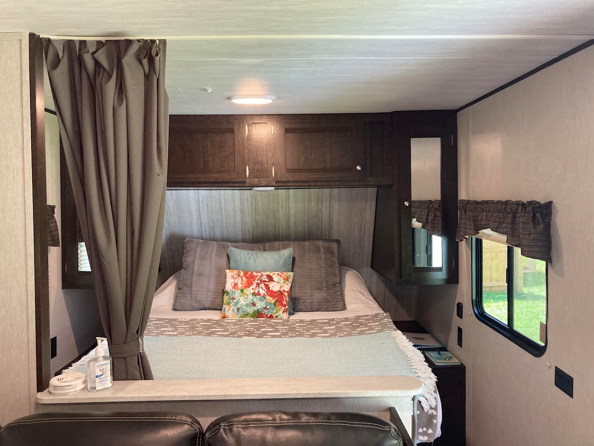 Cozy Camper w/ Small Pool, Firepit & Walking Trail