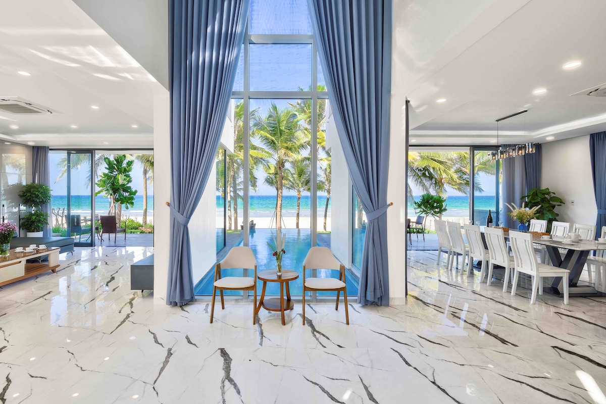 Luxury Beachfront 5BDR Villa| Full Resort services