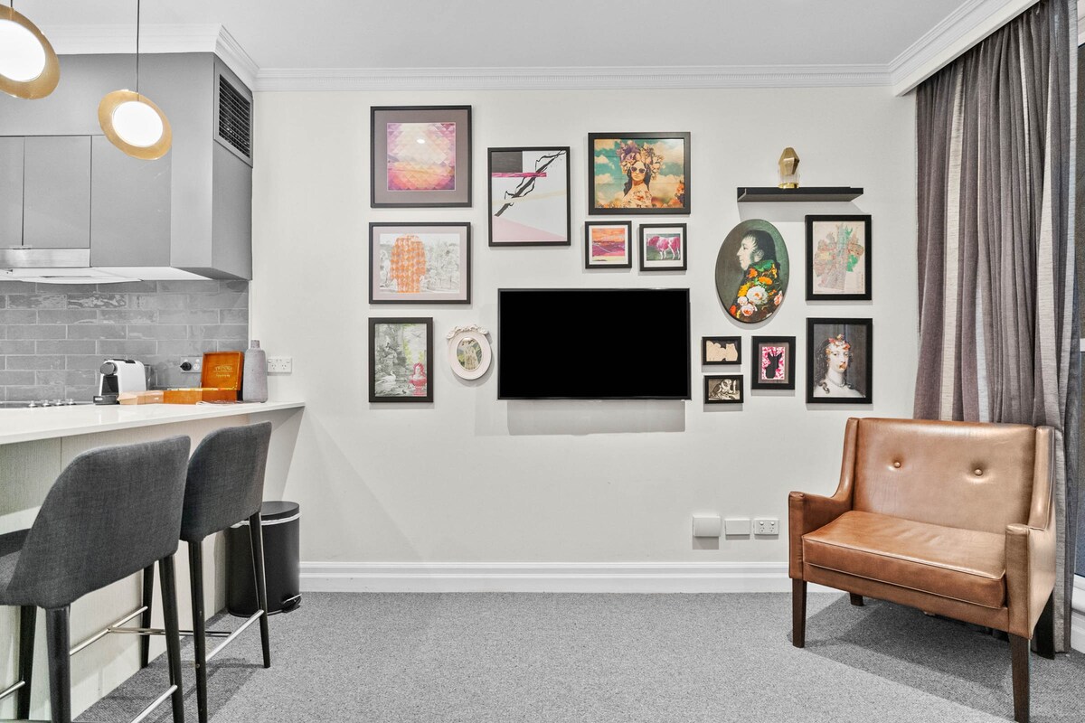 Studio In Prime CBD Location