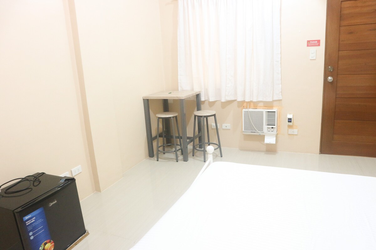 Iloilo Transient Rooms |  Budget Room for 1-2 pax